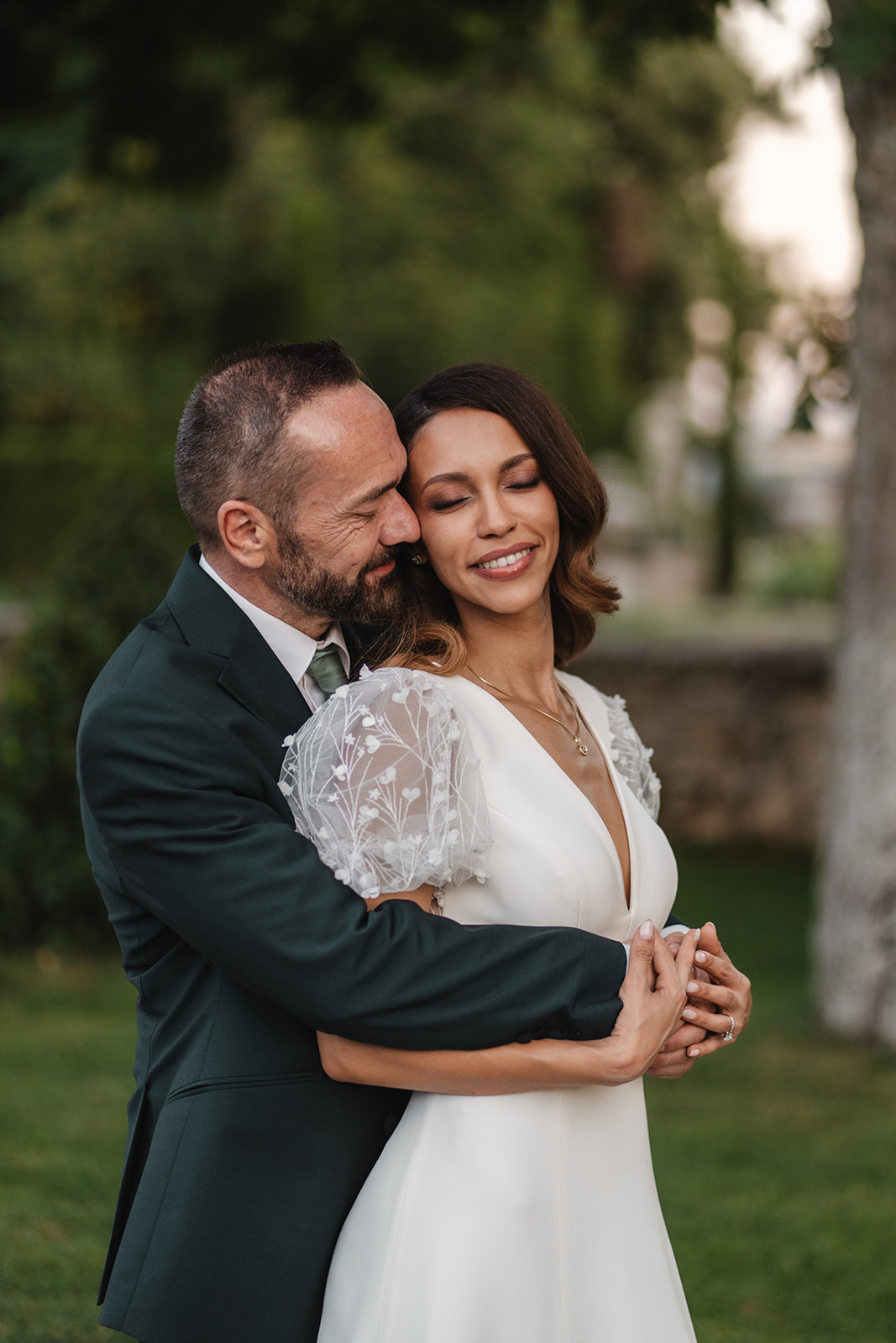 Chaimaa & Philippe – All About Tomorrow Chaimaa et Philippe lors de leur cérémonie de mariage au Château de Chavagnac